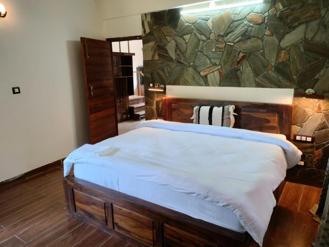 The Frostwood Resort 拉尼凯特 外观 照片