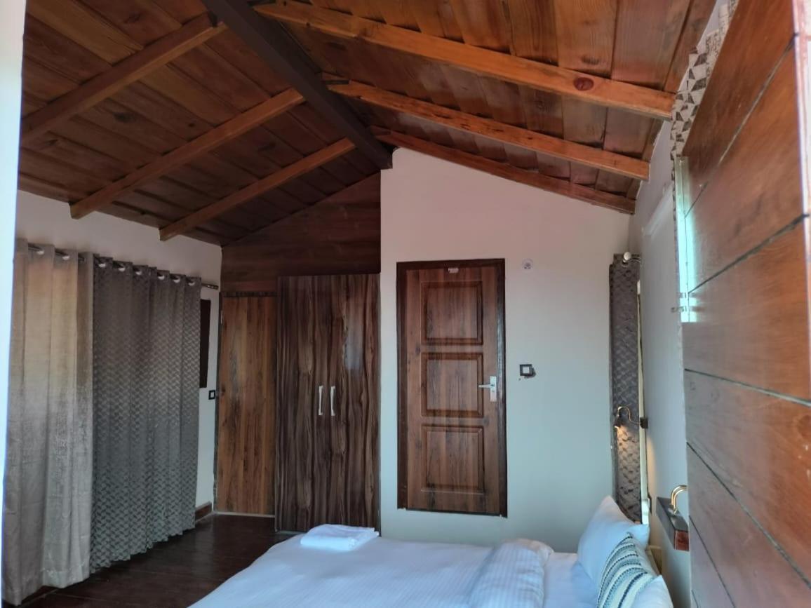 The Frostwood Resort 拉尼凯特 外观 照片
